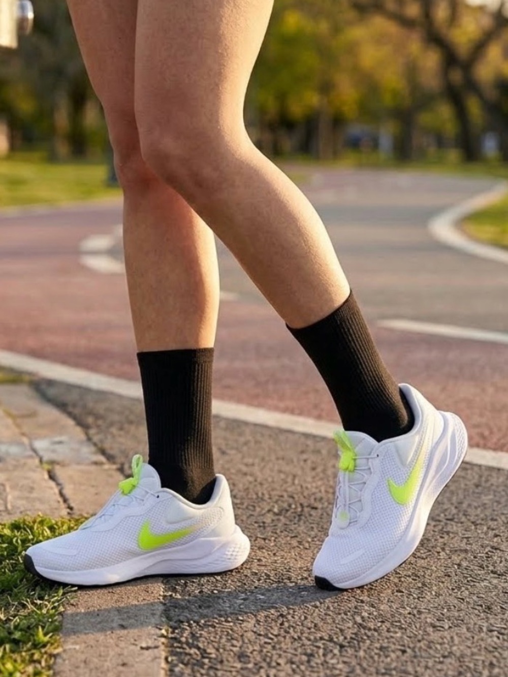Nike Revolution 7 Easy On/Off Running shoes Sz 9.5 White Cyber